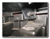 Volvo-XC60-Rear-Turn-Signal-Tail-Light-Bulbs-Replacement-Guide-041