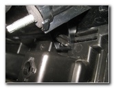 Volvo-XC60-Rear-Turn-Signal-Tail-Light-Bulbs-Replacement-Guide-057