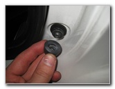 Volvo-XC60-Rear-Turn-Signal-Tail-Light-Bulbs-Replacement-Guide-068