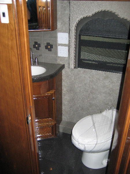 West-Palm-Beach-Summer-RV-Show-South-Florida-Fairgrounds-069