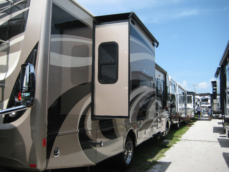 West-Palm-Beach-Summer-RV-Show-South-Florida-Fairgrounds-073